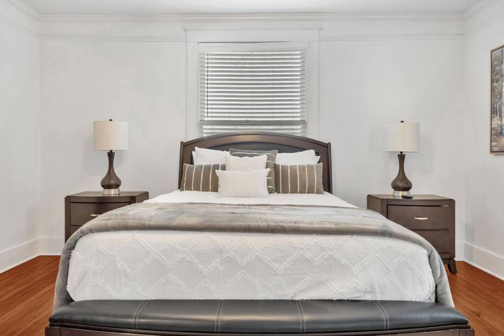 Exquisite Two-Story Home Located In Midtown メンフィス エクステリア 写真