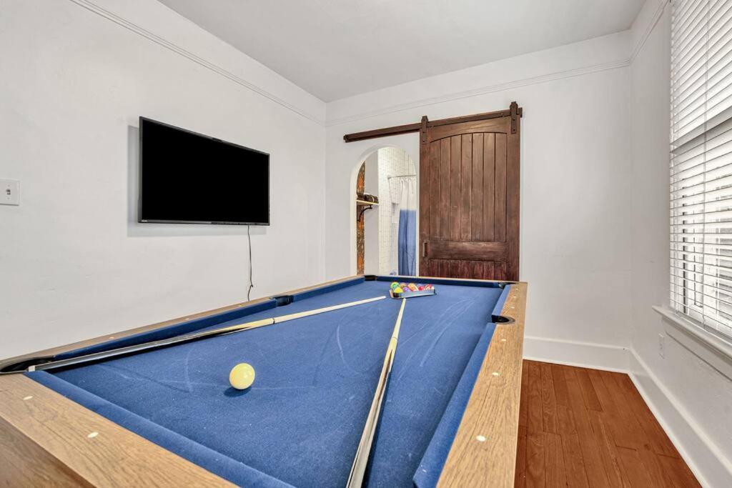 Exquisite Two-Story Home Located In Midtown メンフィス エクステリア 写真