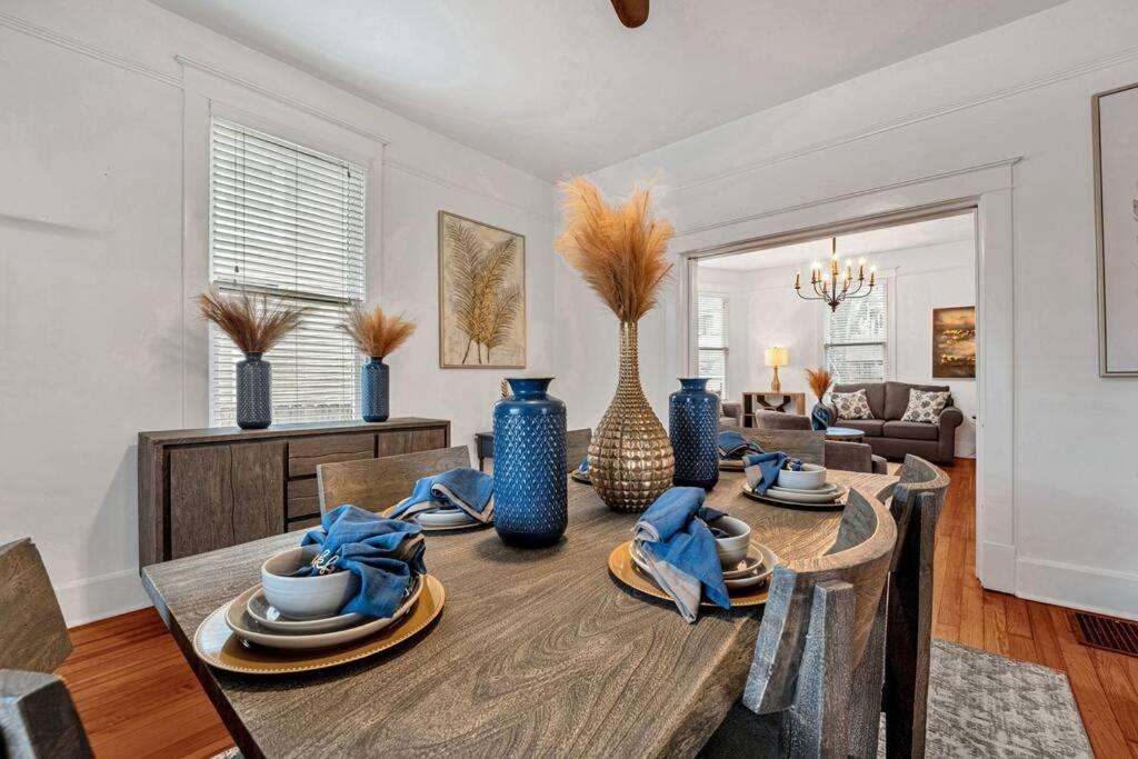 Exquisite Two-Story Home Located In Midtown メンフィス エクステリア 写真