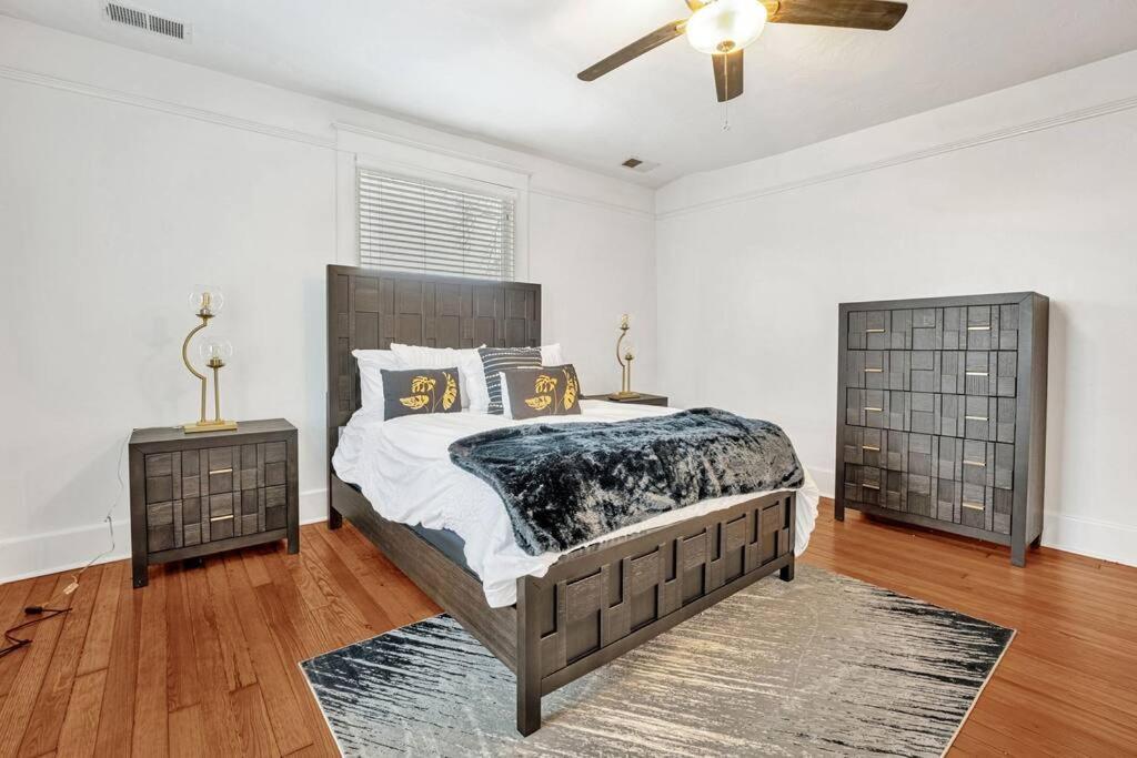 Exquisite Two-Story Home Located In Midtown メンフィス エクステリア 写真