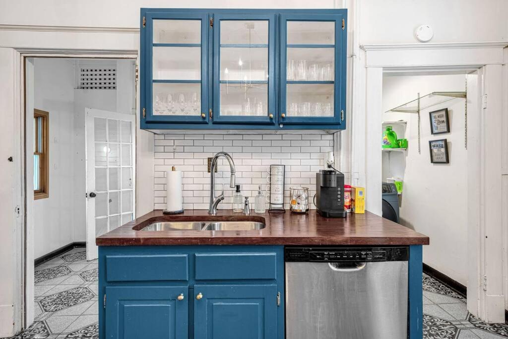 Exquisite Two-Story Home Located In Midtown メンフィス エクステリア 写真