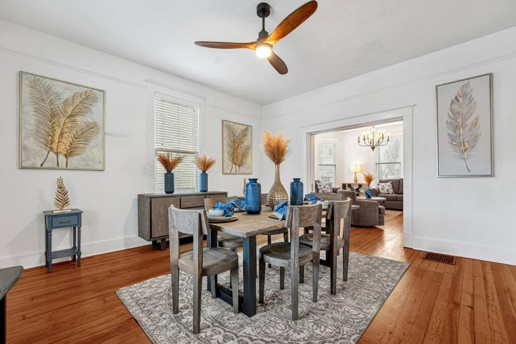 Exquisite Two-Story Home Located In Midtown メンフィス エクステリア 写真