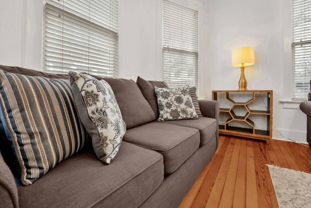 Exquisite Two-Story Home Located In Midtown メンフィス エクステリア 写真