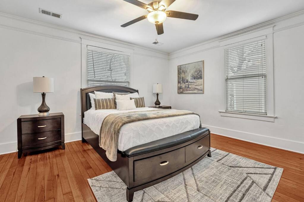 Exquisite Two-Story Home Located In Midtown メンフィス エクステリア 写真